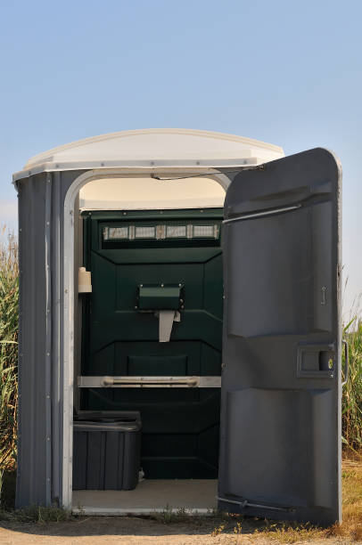 Best Portable toilet rental cost  in Elkhart, IN